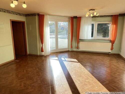 3 Wohn- und Esszimmer - 3 Zimmer Etagenwohnung in Schriesheim