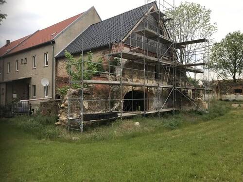Teilsaniertes EFH - Teilsaniertes EFH mit weiterem Potential!