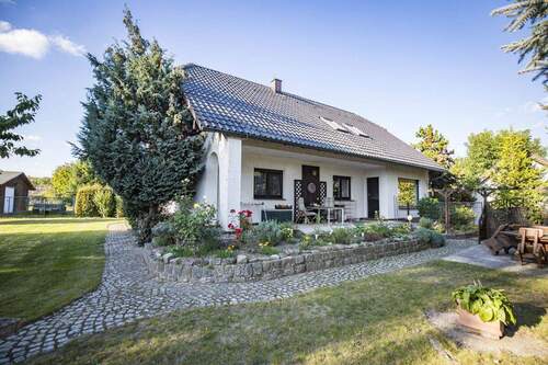 --4 - Gepflegtes Einfamilienhaus mit großem Grundstück (Ca.2900 m²) in Pritzwalk - Familienfreundlich, massiv erbaut mit Brunnen!