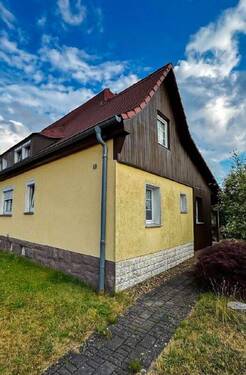 Objektansicht - Doppelhaushälfte mit 98,70 m² in Freital zum Kaufen