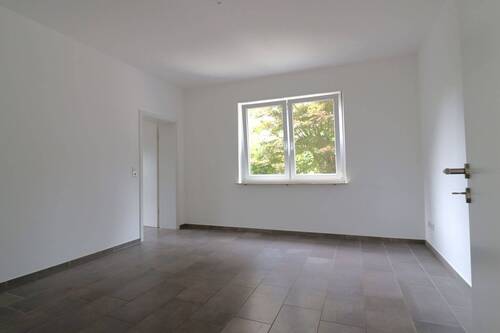 Zimmer 1 EG (2).JPG - 