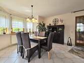 Gemütlicher Essbereich - 7 Zimmer Einfamilienhaus in Weilrod / Niederlauken