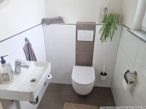EG, Gäste-WC - 4 Zimmer Doppelhaushälfte in Waldsee