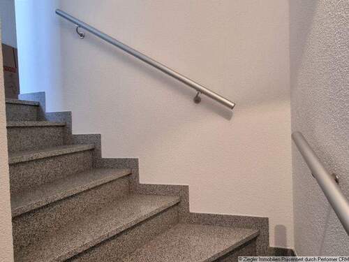 EG, Treppenaufgang zum OG - 