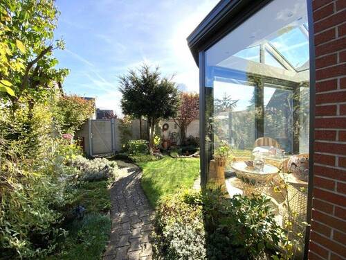 Auf dem Grundstück - 