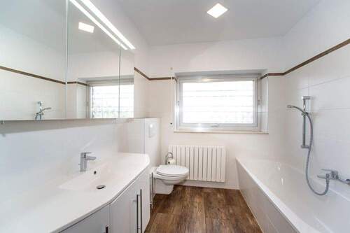 modern und neuwertig Bad ELW - 