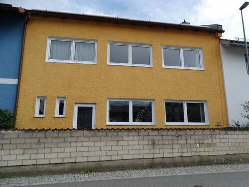 Ansicht Rückseite zur Straßenseite - 