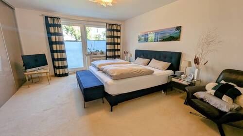 Schlafzimmer EG - 