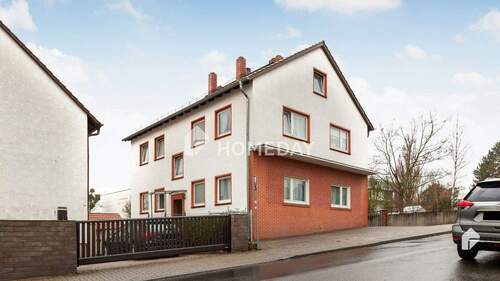 Außenansicht 3 - Investoren aufgepasst - Mehrfamilienhaus mit 5 WEs und Garagen in Salzgitter Bad