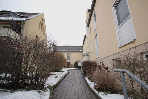 Zugang zur Haustür - 