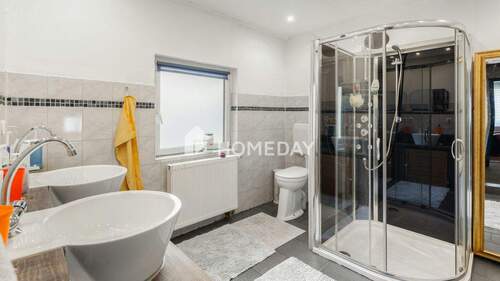 1. OG Badezimmer 1 - 