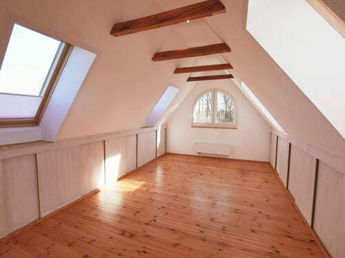 Zimmer im Spitzboden - 