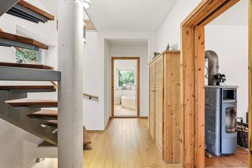 Flur / Treppenaufgang - 