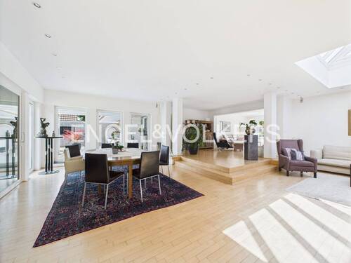 Großzügiger Wohn- und Essbereich - 