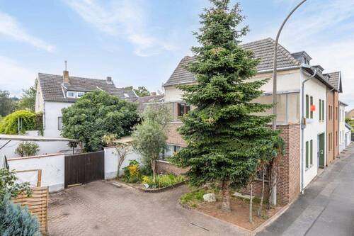 ab69454b-7f2c-493b-8fe4-d62b79f0277a.jpg - 8 Zimmer Mehrfamilienhaus, Wohnhaus in Bornheim