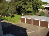 Blick auf die Garagen - 