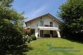 Hausansicht.jpg - ***Lichtdurchflutetes Einfamilienhaus mit traumhaften Garten in der Gottfriedingerschwaige***