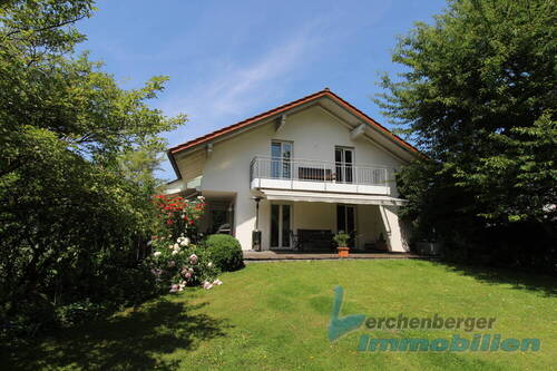 Hausansicht.jpg - ***Lichtdurchflutetes Einfamilienhaus mit traumhaften Garten in der Gottfriedingerschwaige***