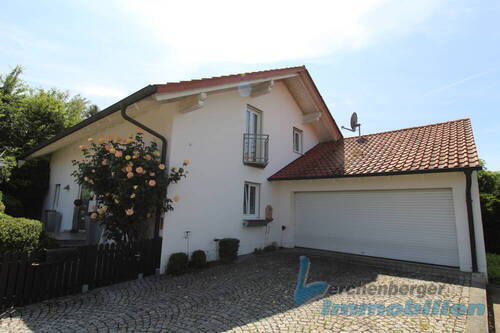 Hofeinfahrt.jpg - 6 Zimmer Einfamilienhaus zum Kaufen in Gottfrieding / Gottfriedingerschwaige