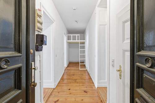 Flur - Altbaujuwel im Bergmannkiez - Terrassenwohnung