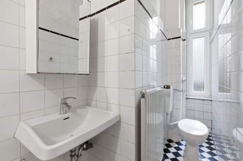 Badezimmer - 2 Zimmer Etagenwohnung in Berlin