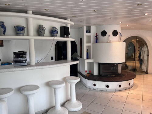 Bar mit Kamin - 