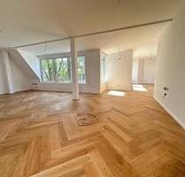 NEUBAU-ERSTBEZUG, tolle sehr helle DG-Wohnung 3-4 Zimmer, offene Küche, 2 Bäder, Aufzug, barrierefrei in begehrter Wohnlage, 