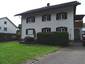 Zufahrt - 8 Zimmer Mehrfamilienhaus, Wohnhaus in Regen
