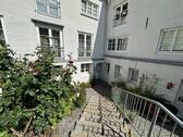 Husum, Wasserreihe 39-41_Hauseingangsbereich - 3 Zimmer Etagenwohnung zum Kaufen in Husum