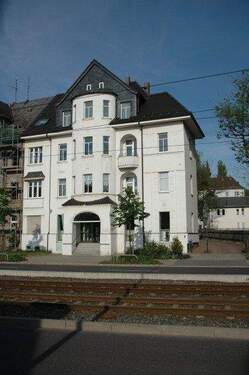 aussen2.jpg - !!! PREISWERT - Stellplatz inkl. - 2-Raum Wohnung- mit Balkon