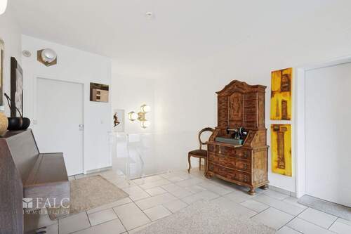 Eingangsbereich - 7 Zimmer Einfamilienhaus zum Kaufen in Köln