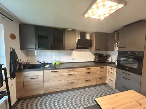 angenehm große Küche - 5 Zimmer Einfamilienhaus in Schömberg