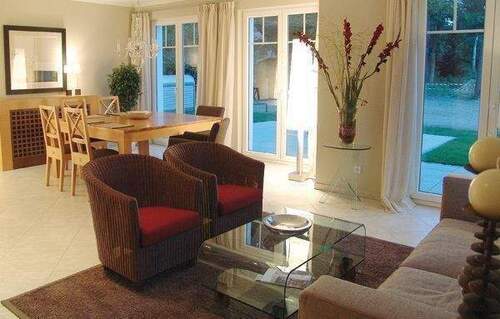 Innenausstattung Beispiel - 4 Zimmer Mehrfamilienhaus, Wohnhaus in Berlin