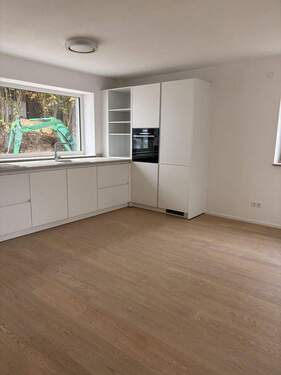 Bild 1 - 3-Zimmer Wohnung - 1.250,00&nbsp;EUR Kaltmiete, ca.&nbsp; 106,00&nbsp;m&sup2;&nbsp;Wohnfl&auml;che