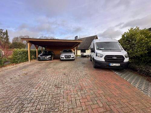 Stellplätze und Carport - 