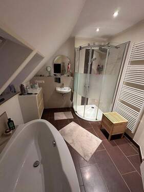 Dusch- und Wannenbad (OG) - 