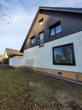 Straßenansicht - 6 Zimmer Einfamilienhaus zum Kaufen in Wolfsburg