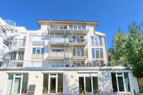 Hausrückseite - 3 Zimmer Etagenwohnung in Hamburg