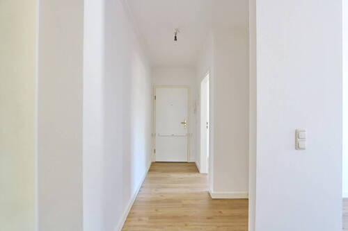 Diele mit Eingangsbereich - 