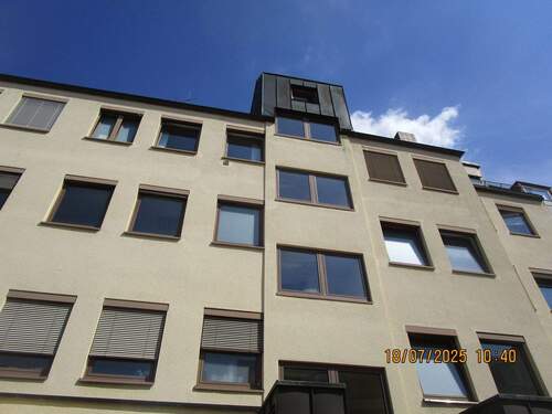 IMG_2927.JPG - 1 A - Lage Nürnberg Innenstadt! Gewerbehaus in TOP - Zustand (Baujahr 1981) mit 16 Tiefgaragenstellplätzen. Hohes Entwicklungspotential!