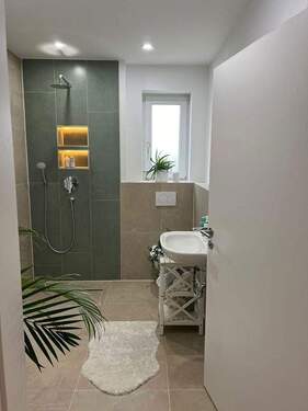 Blick ins Bad - 4 Zimmer Etagenwohnung in Weissenhorn