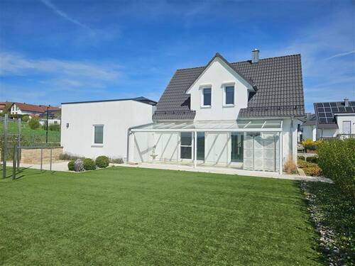 Ansicht vom Garten - 4 Zimmer Einfamilienhaus in Heidenheim