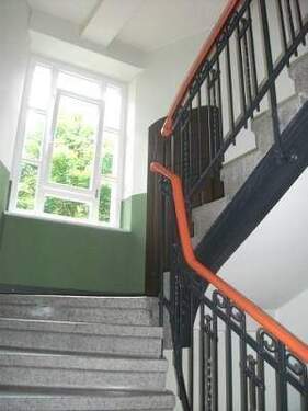 Treppenhaus - 3 Zimmer Etagenwohnung in Chemnitz