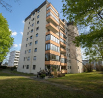 Großzügige, renovierte 3-Zimmerwohnung mit verglastem Balkon in schöner Ortsrandlage - Ostfildern Scharnhausen