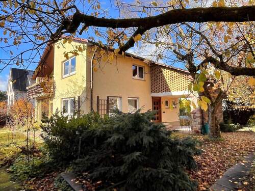 Ansicht Garten Straße - 7 Zimmer Einfamilienhaus zum Kaufen in Herrenberg