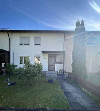 Hausaußenansicht - 5 Zimmer Mehrfamilienhaus, Wohnhaus zum Kaufen in Bad Urach