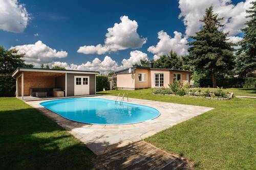 Bungalow und Poolhaus - 3 Zimmer Bungalow zum Kaufen in Wusterwitz