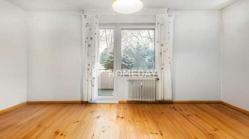 Wohnzimmer 3-1 - Attraktive 2-Zimmer-Wohnung mit Einbauküche und Balkon in gefragter Lage - sofort bezugsfrei