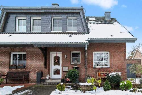 Hausvorderansicht - Zögern Sie nicht: Gepflegte Doppelhaushälfte mit Garten, Garage und Freistellplatz in Geldern