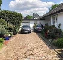 Exklusiver Walmdachbungalow in ruhiger aber zentraler Lage, Bönningstedt